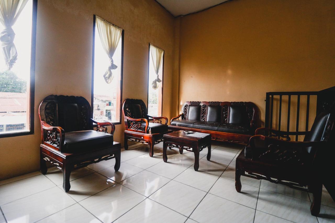 Reddoorz Near Jalan Gatot Subroto Medan Hotel Exterior foto