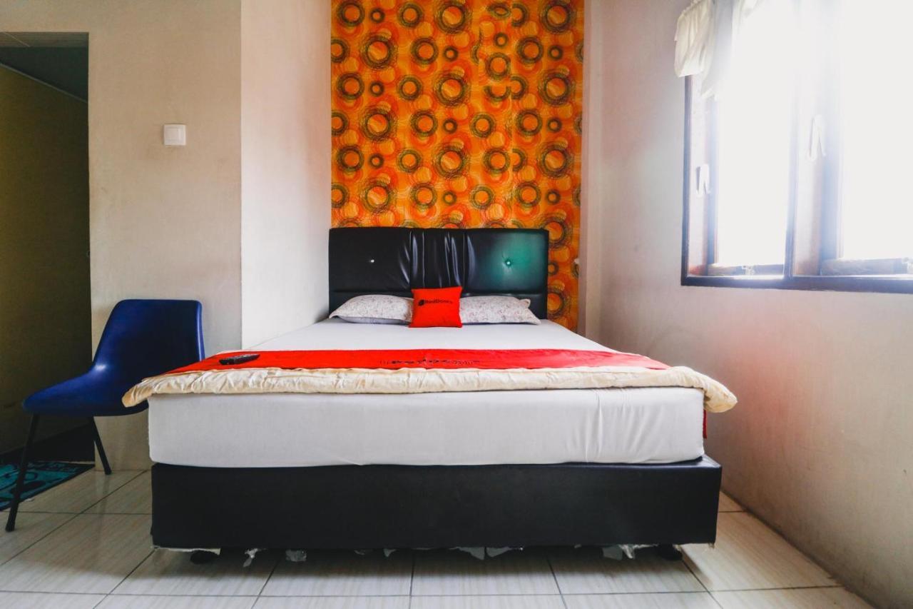 Reddoorz Near Jalan Gatot Subroto Medan Hotel Exterior foto